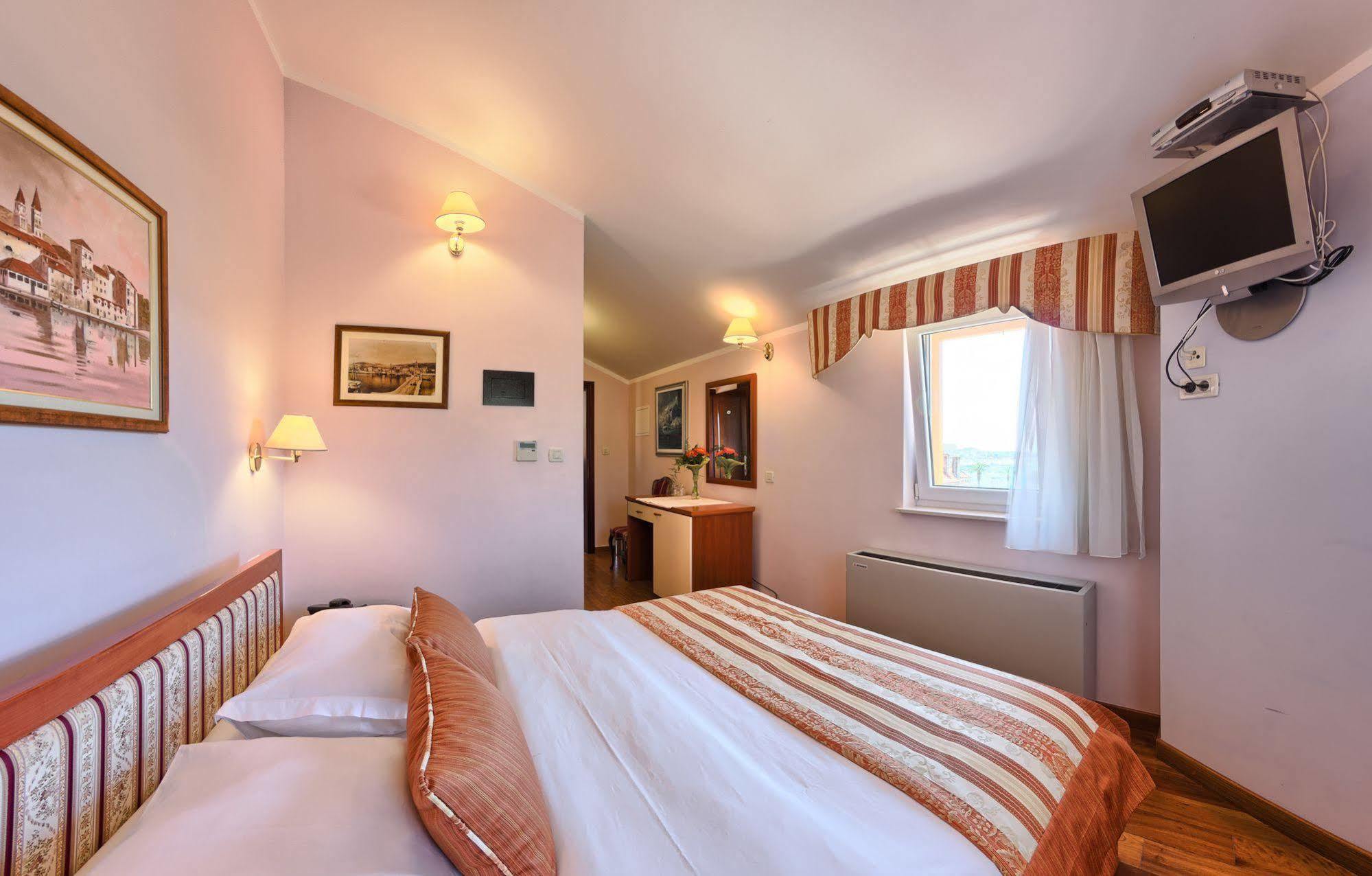 Hotel Trogir Ngoại thất bức ảnh