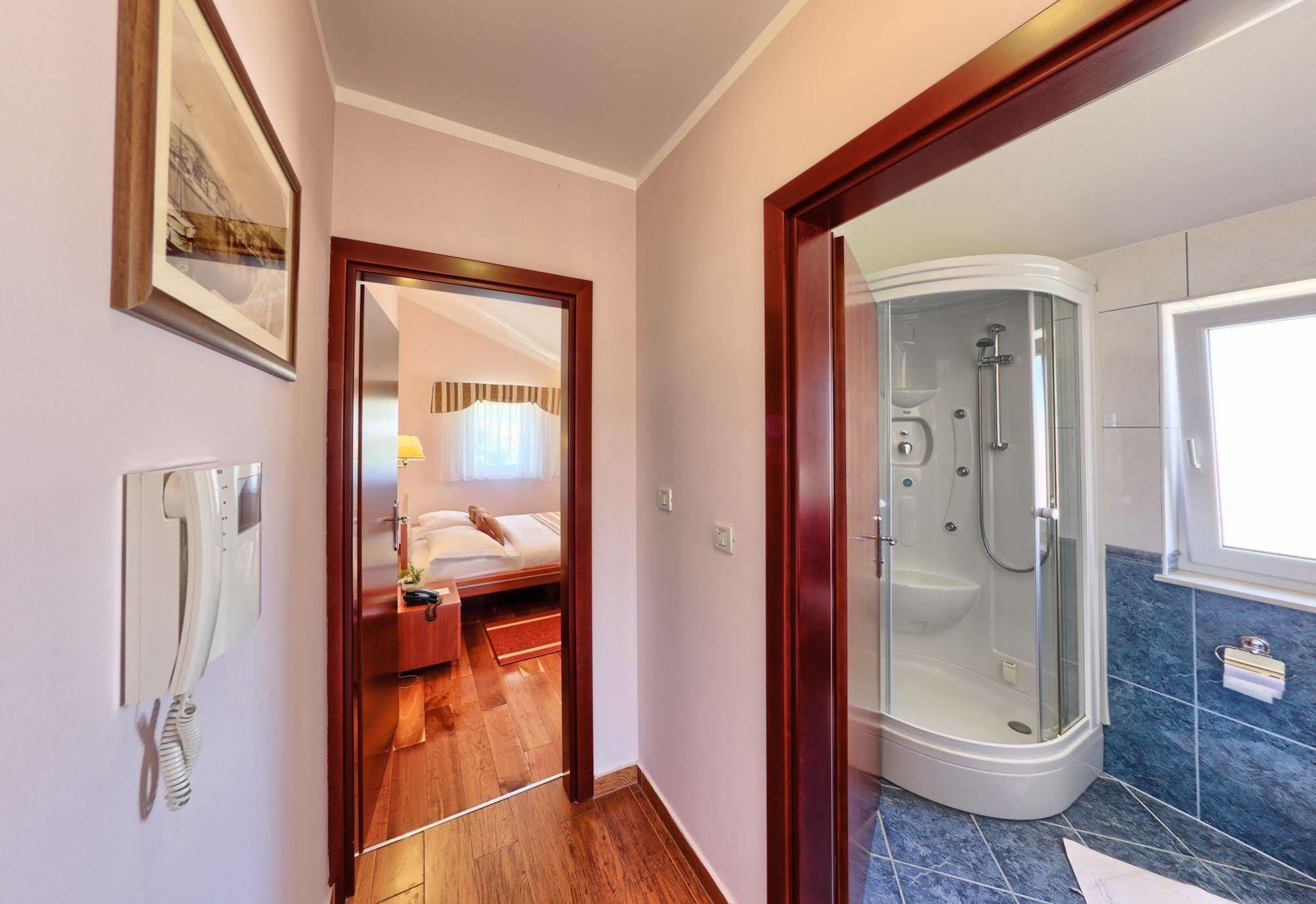 Hotel Trogir Ngoại thất bức ảnh
