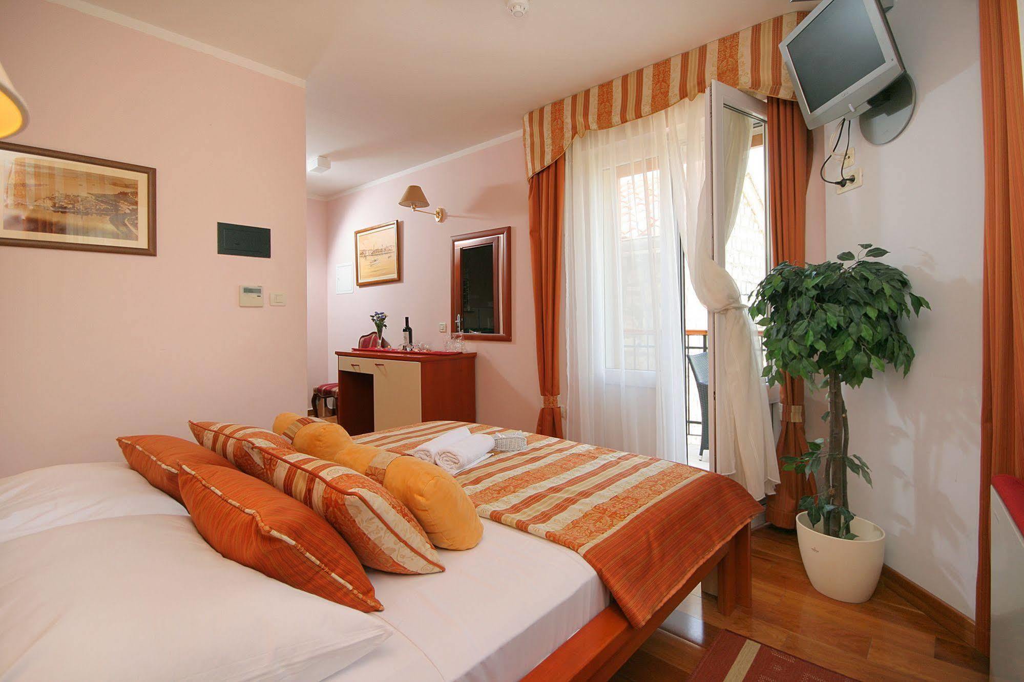 Hotel Trogir Ngoại thất bức ảnh